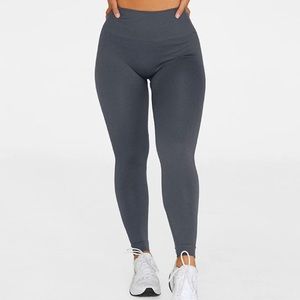 NWT Set Active Sculptflex leggings in Storm
